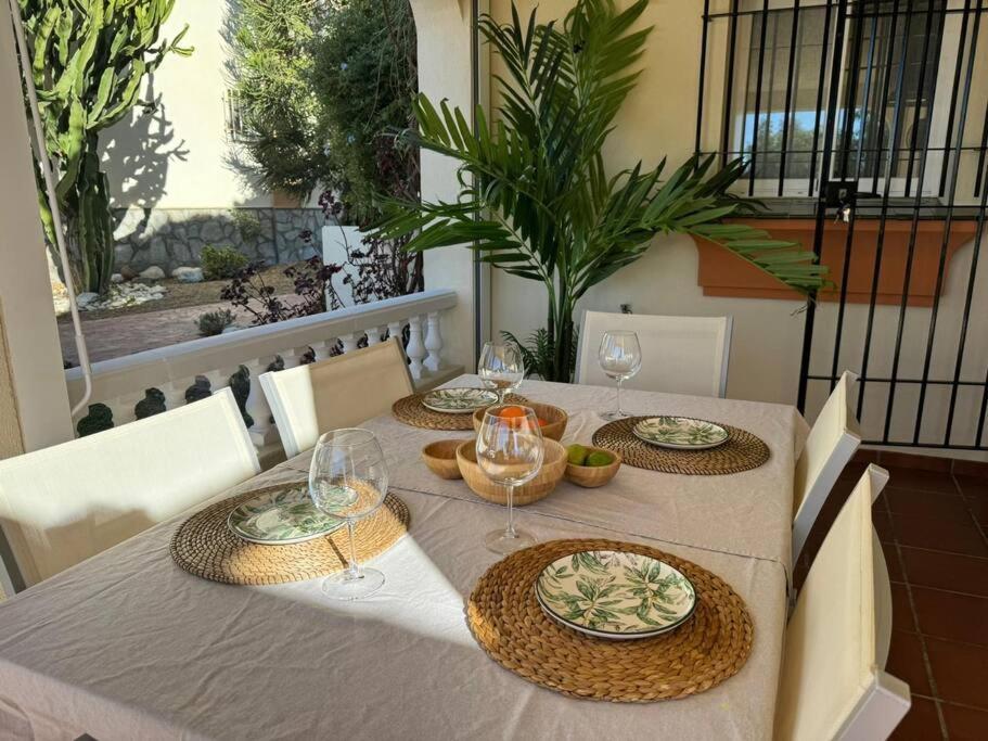 Nuevo Torrox Deluxe Beach & Piscina Eksteriør bilde